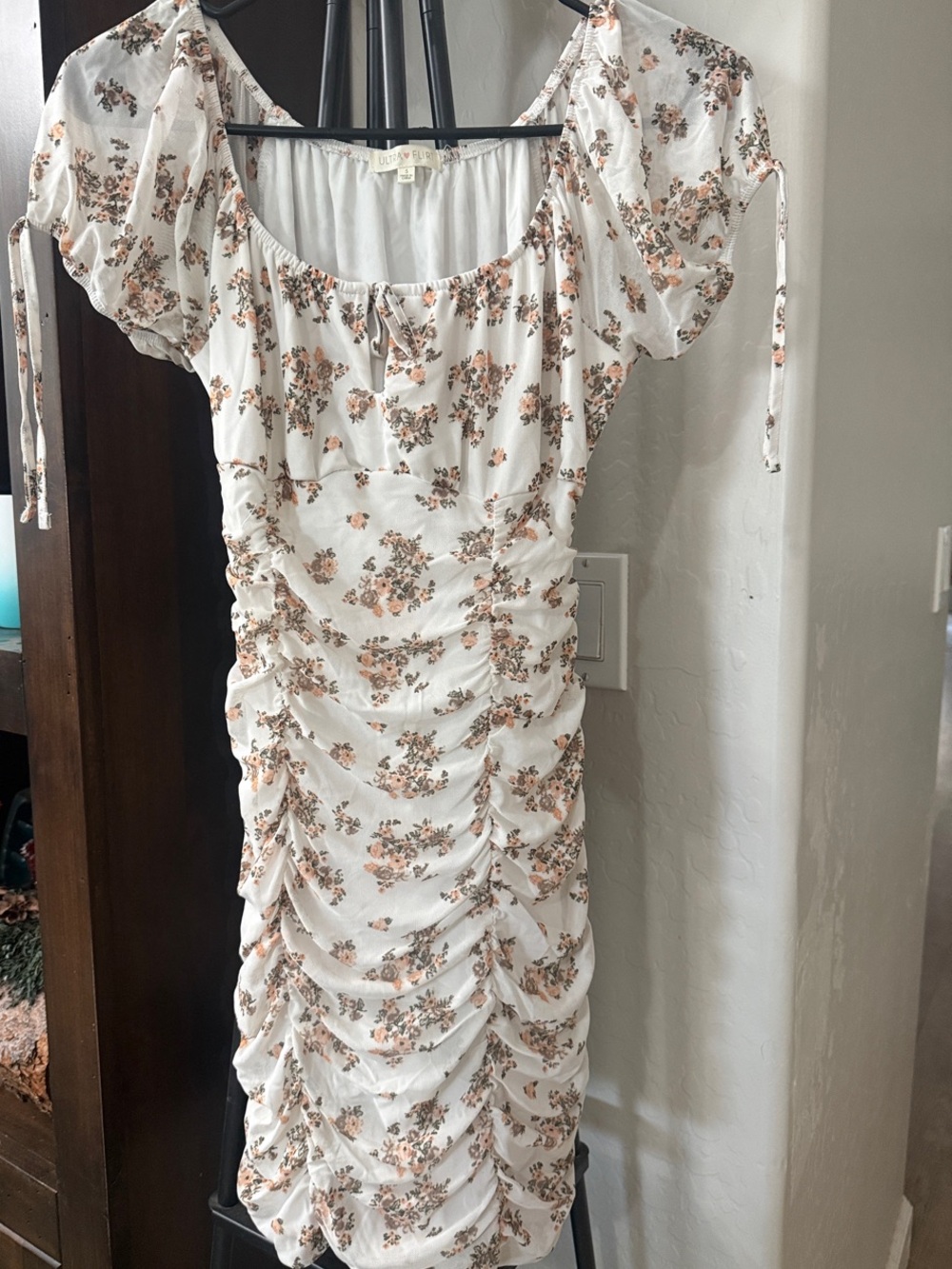 Ultra Flirt White Floral Ruched Midi Dress with Puff Sleeves